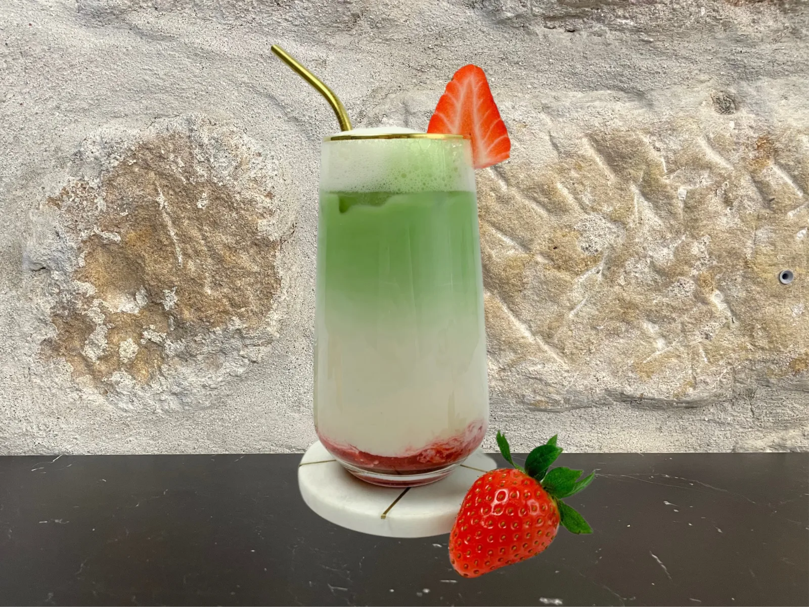 Matcha Erdbeere Latte